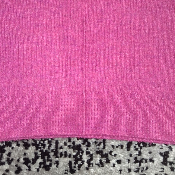 EUC Vince Camuto Size XS Paradox Pink Exposed Seam Cozy Knit Sweater! - Picture 9 of 14